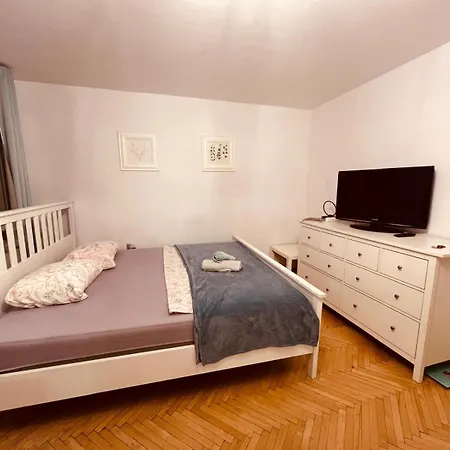 Apartment Entire Studio In Centrum